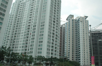 Địa ốc hạ giá để “sống”