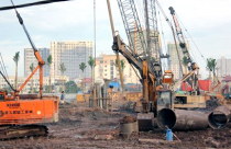 Bất động sản nghi ngờ và tố nhau bán phá giá