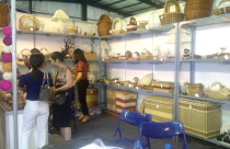 Đồ trang trí nội thất "bỏ lơ" sân nhà