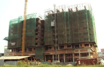 Hạ giá, thị trường bất động sản chao đảo