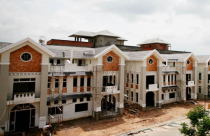 Thị trường BĐS đóng băng có lỗi từ chính sách