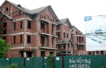 Xử lý biệt thự, nhà liền kề bỏ hoang: Vẫn chưa tìm ra cách giải quyết