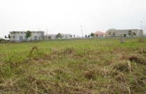 Doanh nghiệp BĐS "tiến thoái lưỡng nan"