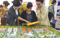 Phát mãi, ký gửi cả khách sạn bốn sao, biệt thự, cao ốc...