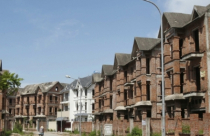 Thu từ nhà đất sụt giảm mạnh