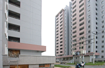 Khó như xây nhà xã hội!