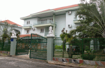 Vũng Tàu: Biệt thự triệu đô bỗng dưng bị “tùng xẻo”
