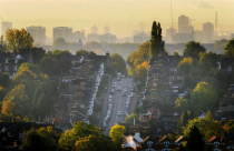 Anh: Giá nhà suy giảm kéo dài đến 2013