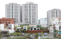 Căn hộ hạng C: Cuộc rượt đuổi "dưới đáy"