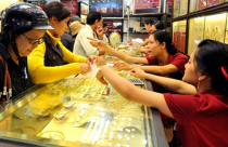 Vì sao giá vàng, “đô” biến động?