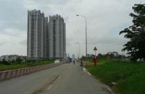 Hà Nội: Giá đất có nơi giảm 50%