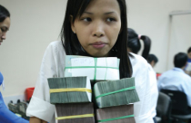 Hạ lãi suất: Bao lâu và bao nhiêu?