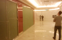 Trung tâm hàng hiệu: Vỏ hoành tráng, ruột hoang vắng