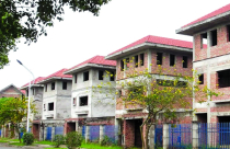 Thị trường biệt thự, nhà liền kề: Giảm giá vẫn vắng khách