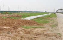 Chung cư tiền tỷ bán chạy, đất nền giá rẻ ế dài