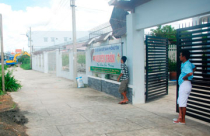 Người dân hiến đất vàng làm đường