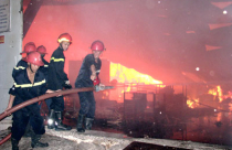 Nếu cứ đúng theo Luật PCCC, các khu đô thị phải đình chỉ hoạt động