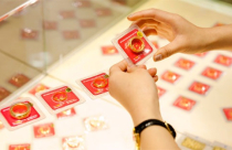 Giá vàng trong nước tiếp tục “phớt lờ” thế giới