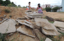 Mất an toàn từ những công trình giải tỏa dở dang