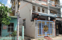 Nhà mình, đất người khác