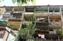 Nhà sắp sập, sống thót tim