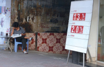 Đi vay, đừng chỉ nhìn vào lãi suất