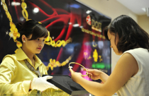 Giá mua vàng SJC xuống sát 37 triệu đồng