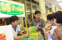 Tăng giá mua USD để ổn định tỉ giá