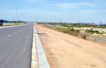 Tiền đang chảy vào đất?