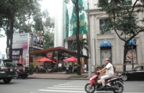 Vi phạm xây dựng ở các trung tâm thương mại - Vì sao chưa xử lý?