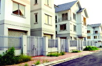 ​Gỡ “nút thắt” trong việc cấp sổ đỏ - Chậm nộp tiền sử dụng đất sẽ bị xử phạt