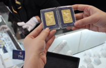 Vàng thế giới về sát 1.300 USD