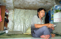 Dân phố cổ hoang mang... đi hay ở!