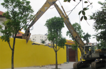 Phá dỡ công trình sai phạm tại lô đất NO-4-X trên địa bàn phường Dịch Vọng Hậu