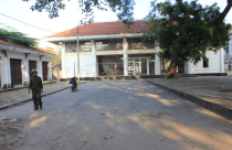 Chợ bỏ hoang, chợ cơi nới, dân bức xúc