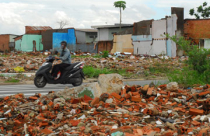 Dân thiệt hại vì đổi “chủ” bồi thường