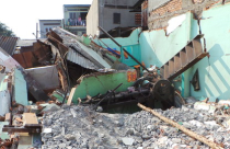 TP.HCM: Nhà ở chờ…sập, dân vẫn chưa nhận được tiền hỗ trợ