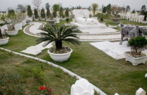 Mốt tặng “đất nghĩa trang” của đại gia Việt