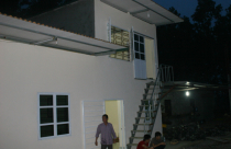 Bi hài, 'quan xã' trả lại đất, doanh nghiệp lo phá sản