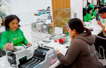 Ngân hàng sẽ bị sức ép từ biển Đông