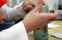 Nợ xấu ngân hàng: Bao giờ “Mời anh ra cho!”?