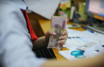 “Thì thầm” tín dụng