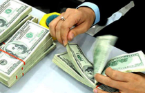 Ngân hàng Nhà nước chọn dẫn dắt hay chạy theo thị trường?