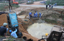 Đường ống nước sông Đà lại vỡ lần 8