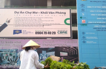 Hà Nội: Cứu trung tâm thương mại, quên…. người?