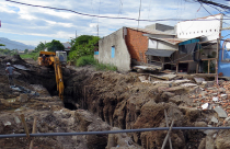 Tháo chạy khỏi nhà vì thi công công trình