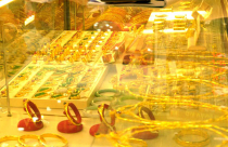 Giá vàng giảm nhẹ sáng đầu tuần