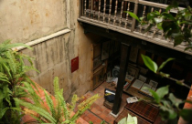 Kiện nhau cái gác lửng