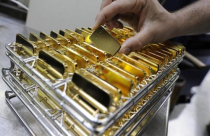 Giá vàng giảm vì lực bán chốt lời