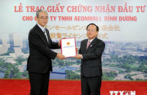 Trao giấy phép đầu tư cho Aeonmall Bình Dương